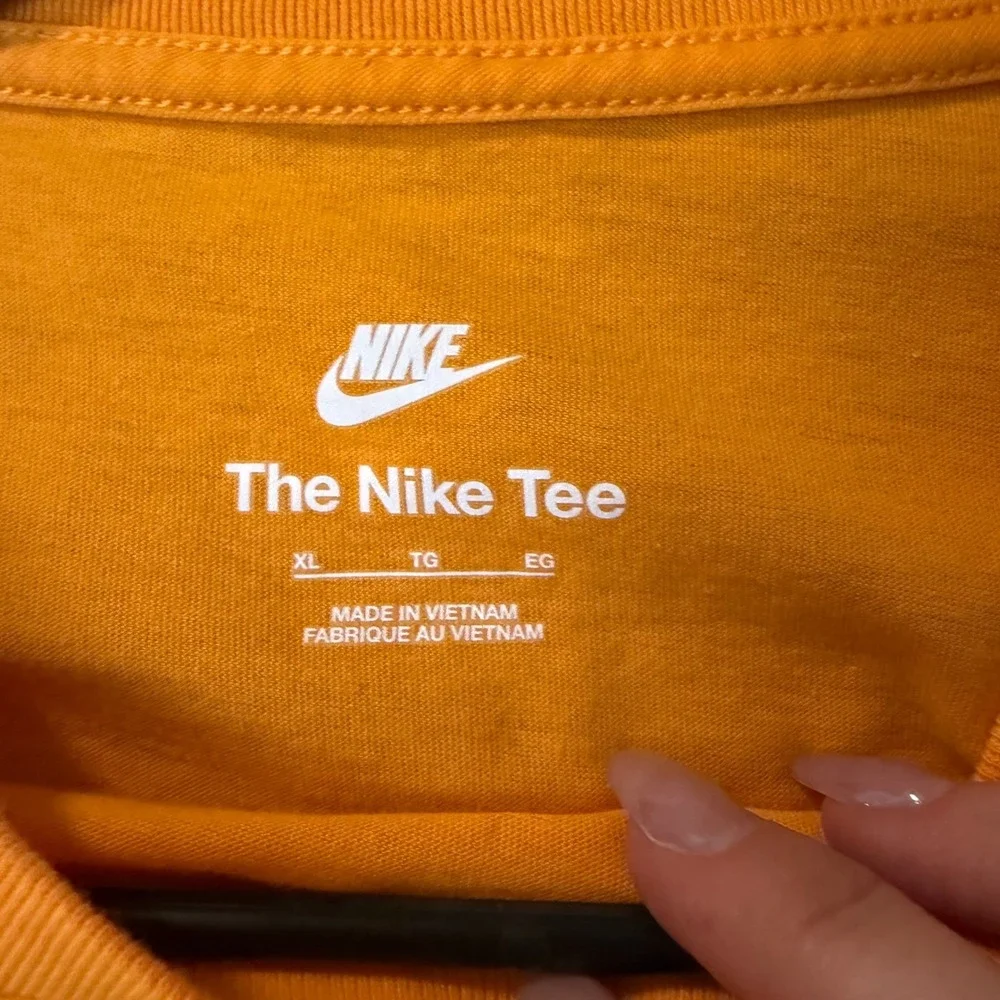 Nike Sportswear Mens XL‎ Orange Embroidered Futura Logo Short Sleeve T-Shirt Tee